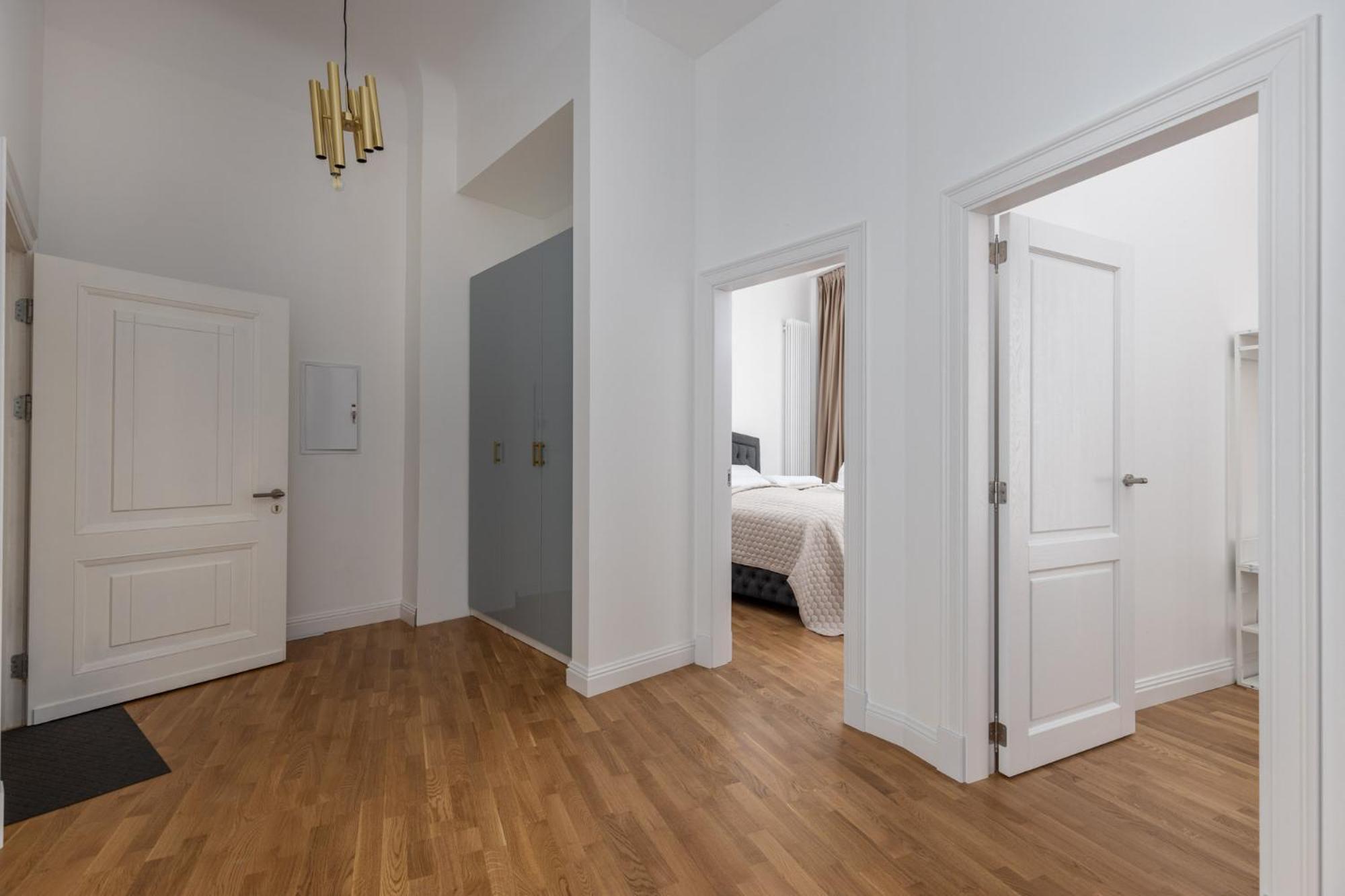 Art Noveau Old Town Apartment *