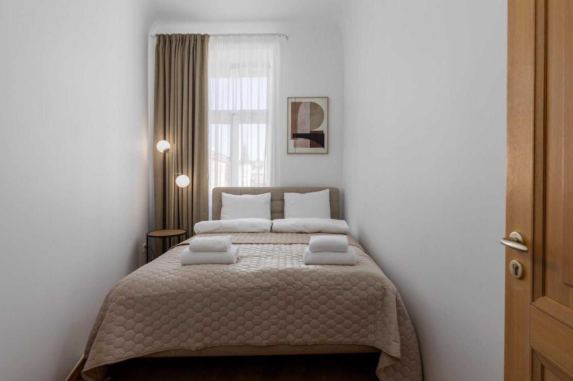 Art Noveau Old Town Apartment *